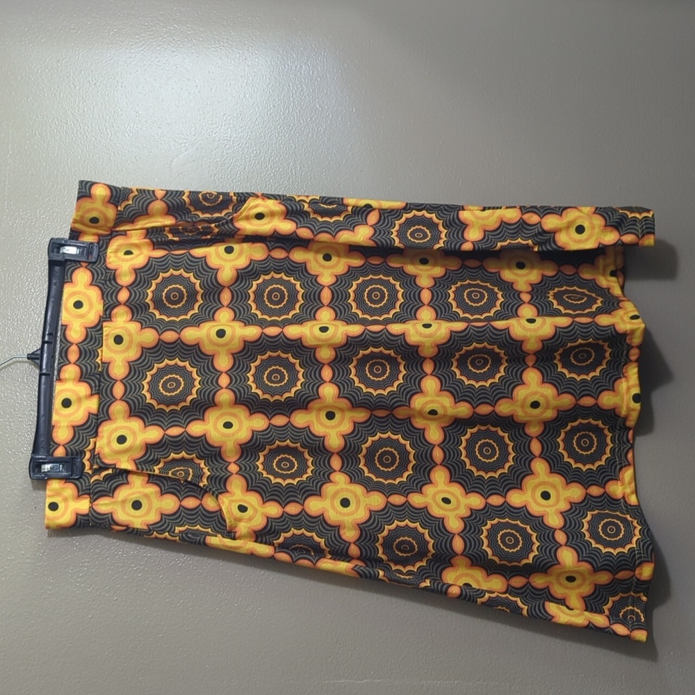 Svaha groovy pattern skirt